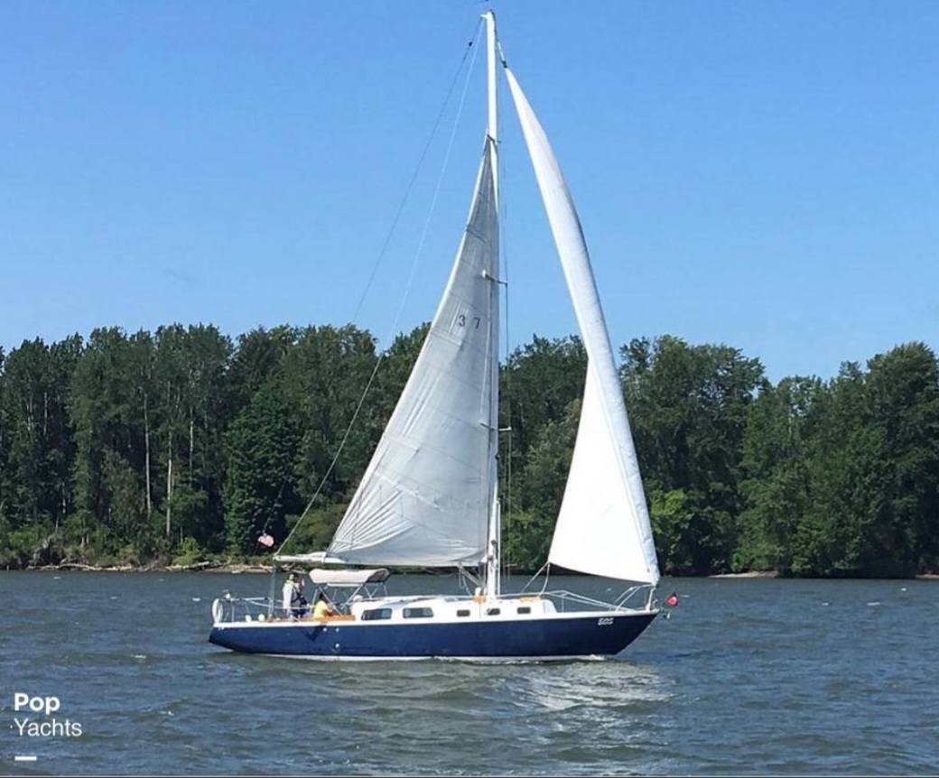 Eos, 1966 Buchan 37-foot sloop.